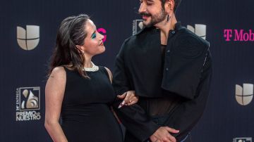 Evaluna Montaner presumió su embarazo en un atuendo negro durante los Premio Lo Nuestro