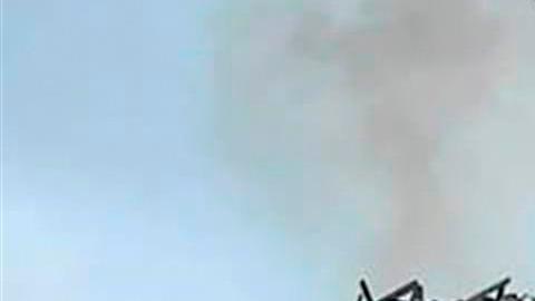 Primeros bombardeos: edificio militar en  Kiev, capital de Ucrania