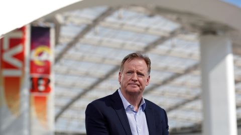 El comisionado de la NFL Roger Goodell en la presentación oficial del Super Bowl LVI.