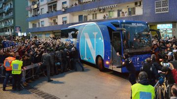 El Napoli usará un nuevo autobús para rendirle honores a Maradona.