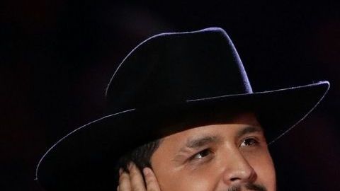 Christian Nodal y Maná.