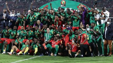 Camerún logra épica remontada para terminar tercero de la Copa África