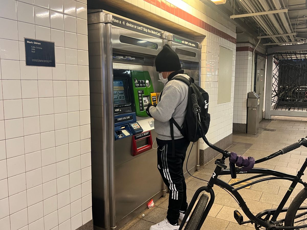 Anuncian $75 millones de inversión a programa de MetroCard a mitad de precio para neoyorquinos  de bajos recursos