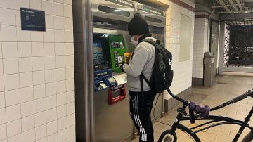 Anuncian $75 millones de inversión a programa de MetroCard a mitad de precio para neoyorquinos  de bajos recursos