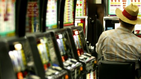 Hombre gana cerca de $230,00 en un casino de Las Vegas y se va a casa sin saberlo