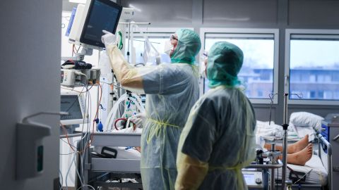 Cuidado intensivo medicos