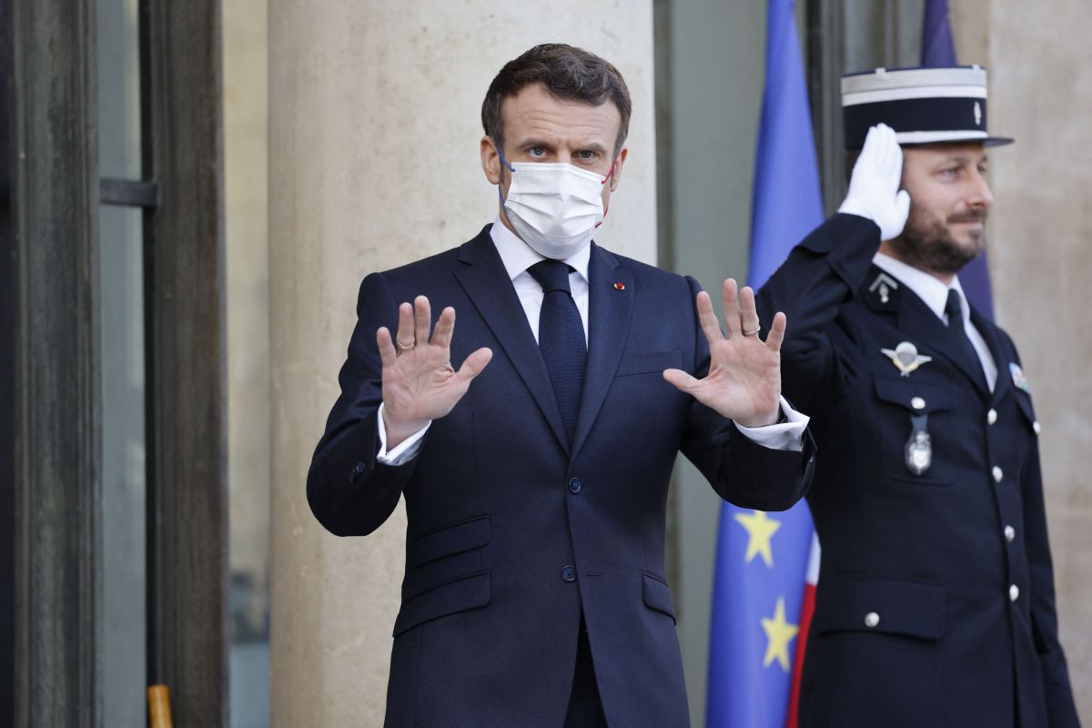 Macron exige en una llamada a Putin que cese las operaciones militares.