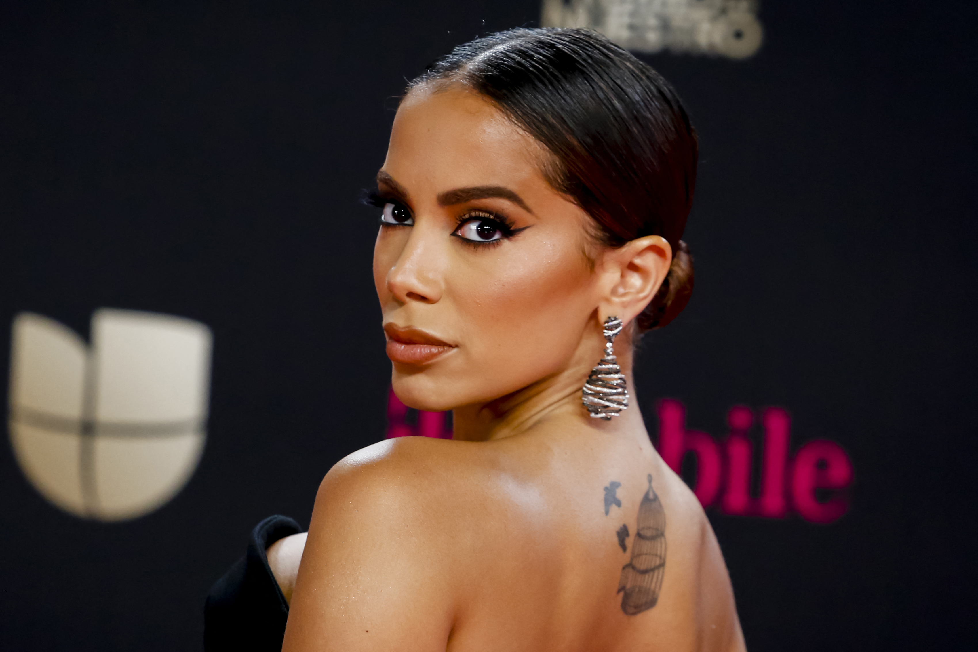 Anitta Enciende La Gala De Premio Lo Nuestro 2022 Con Un Baile Muy ...