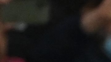 Kylian Mbappé celebra con la afición su segundo tanto del encuentro ante Saint-Étienne.