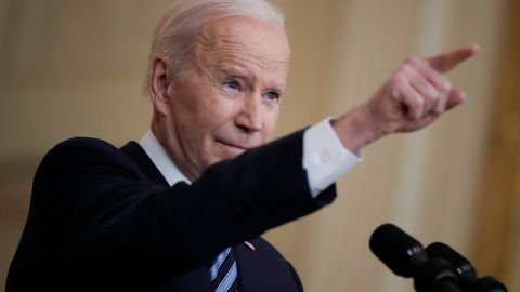 El presidente Biden afirmó que Putin quiere volver a fundar la Unión Soviética.