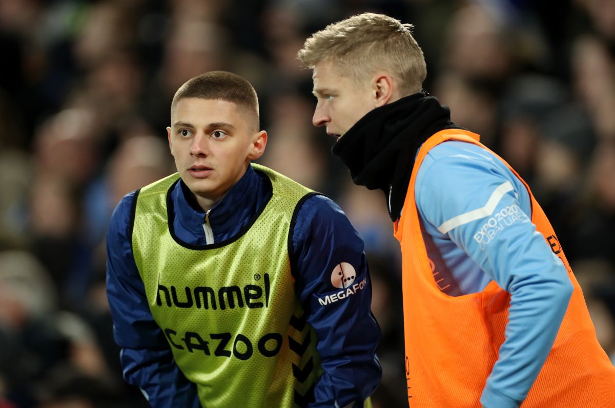 Zinchenko y Mykolenko lágrimas de Ucrania durante el Everton vs