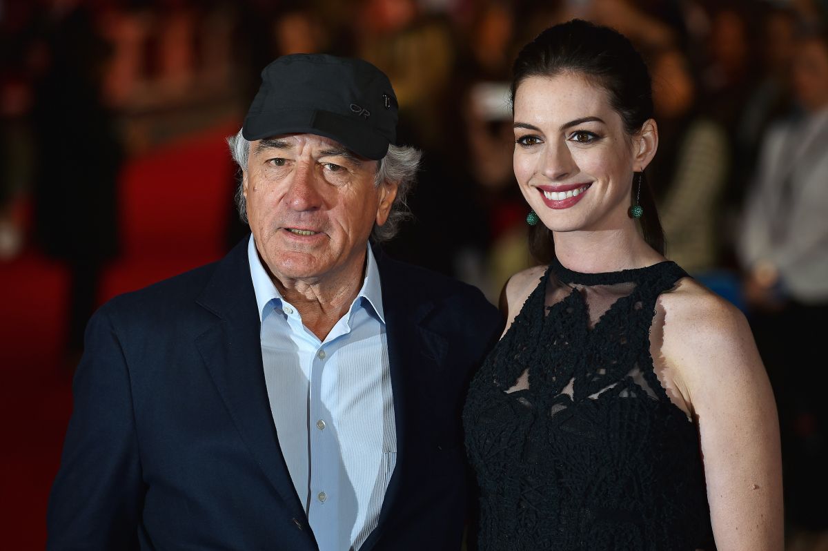 Robert De Niro y Anne Hathaway protagonizaron "Pasante de moda"