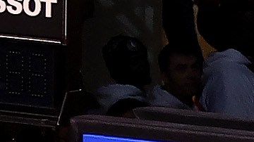 Myles Garrett se robó el show en el juego de celebridades de la NBA