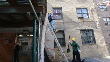 Reparaciones en edificio NYCHA.