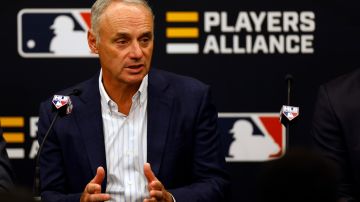 Comisionado de la MLB se presentó a las negociaciones con la MLBPA