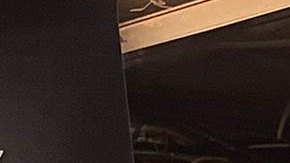 La directora de atención al cliente de la MTA, Sarah Meyer, en la mesa ubicada en Grand Central.