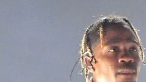 Kanye West se niega a actuar en Coachella 2022 hasta Billie Eilish se disculpe con Travis Scott.