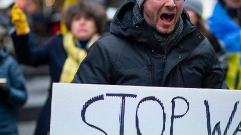 Los Simpson se unieron a las protestas en apoyo a Ucrania.