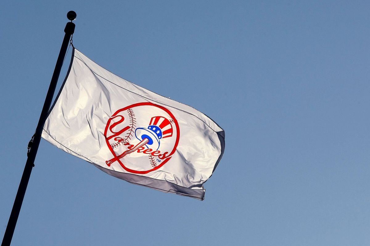 Los Yankees se debaten entre firmar a un campocorto consagrado o un primera base. 