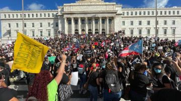 Protesta salario maestros en Puerto Rico