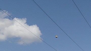 Estudiantes de Ayotzinapa chocan con Guardia Nacional de México en protesta