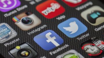Meta dice que podría cerrar Facebook e Instagram en Europa