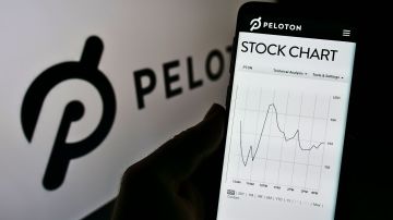 CEO de Peloton deja su cargo y la empresa anuncia recorte de 2,800 empleos
