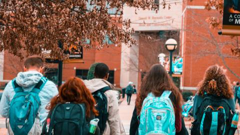 Los jóvenes estudiantes neoyorquinos contarán con un nuevo programa para continuar con sus estudios.