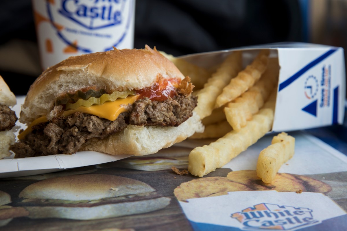 White Castle tendrá robots en 100 sucursales para cocinar más rápido
