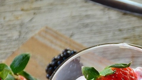 Yogurt vegano: 3 razones por las que no es tan saludable como crees
