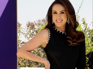 Jacky Bracamontes tiene cinco hijas