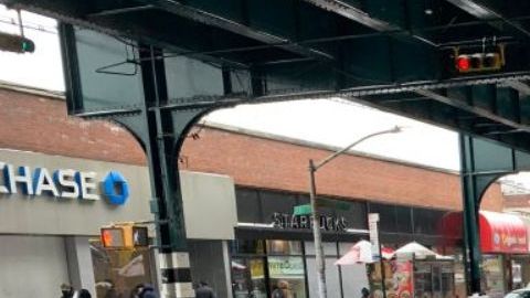 Roosevelt Avenue, una de las principales vías en Queens, NYC.