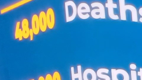 En Times Square el Alcalde Adams y parte de su equipo celebraron este viernes lo que califican como "una muestra de recuperación de la ciudad".