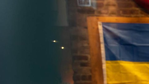 El alcalde Eric Adams, junto a la concejal Carlina Rivera, visitaron el restaurant at ucraniano ‘Veselka’, en en Manhattan.