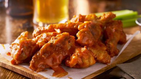 Alitas de pollo crujientes
