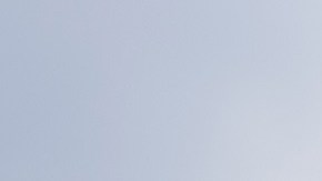 Mujer consumiendo bebida deportiva