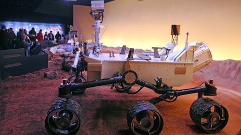 El rover Curiosity encuentra una "flor" muy extraña en la superficie de Marte