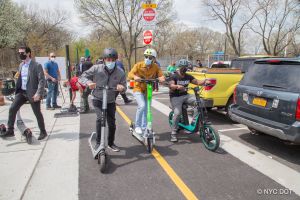 Duplican el número de 'e-scooter' disponibles en calles de El Bronx