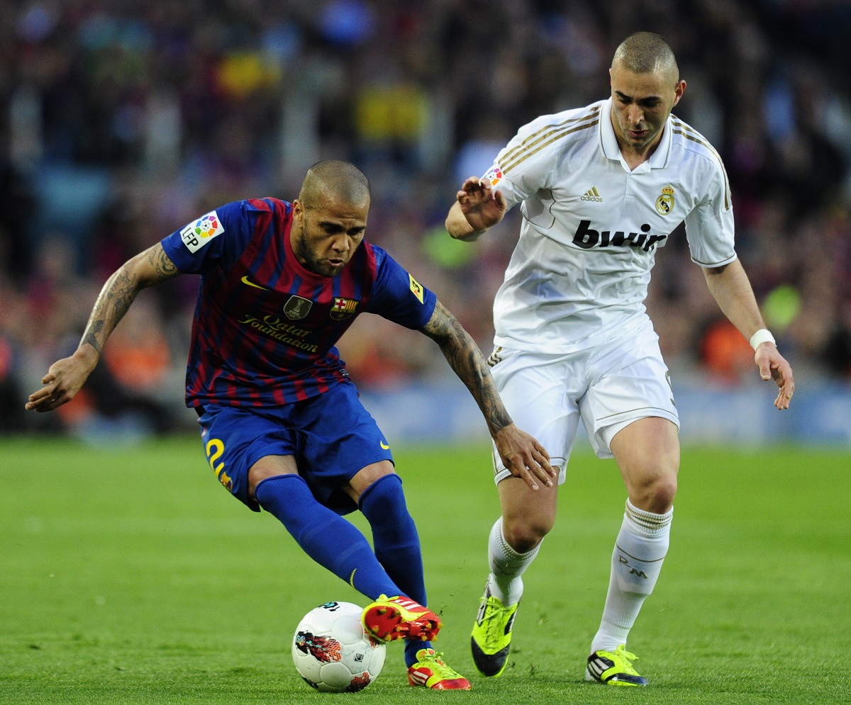 Dani Alves y Karim Benzema se enfrentaron muchos veces, pero no han jugado juntos.