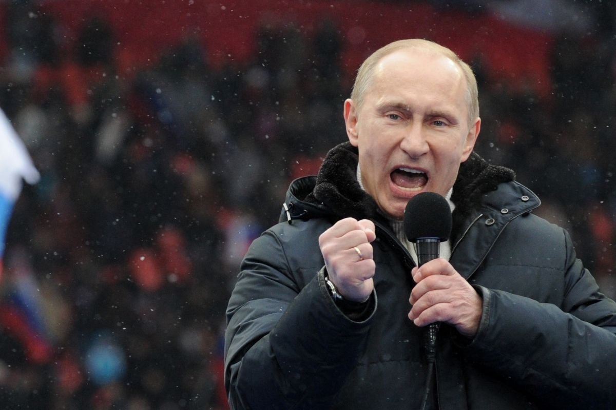 Vladimir Putin "desaparece" de cuadro mientras ofrecía un discurso.