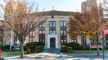 Esta institución está ubicada en el campus de la escuela Cardinal Hayes, en 650 Grand Concourse.