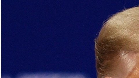 El expresidente Donald Trump y la estrella porno Stormy Daniels.