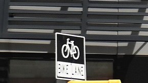 En noviembre pasado, el senador Schumer prometió ayudar a los 'deliveristas'.