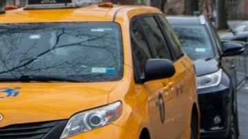 Taxi amarillo clásico de Nueva York.