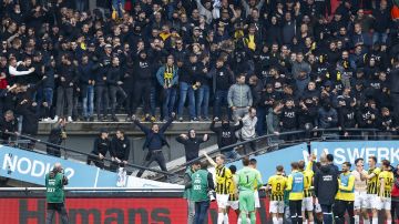 Jugadores y fanáticos esperan que la decisión del presidente no afecte al Vitesse.