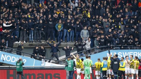 Jugadores y fanáticos esperan que la decisión del presidente no afecte al Vitesse.