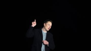 Elon Musk proporcionó el servicio Starlink de SpaceX a Ucrania.