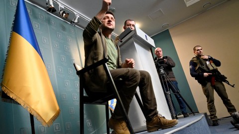 El presidente de Ucrania, Volodymyr Zelensky, pidió más ayuda militar a Occidente.