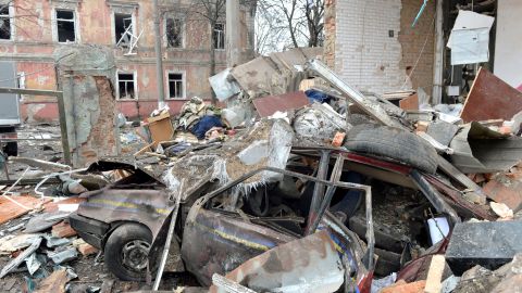 unas 30 personas se encontraban en el recinto de la panadería en el momento del bombardeo.