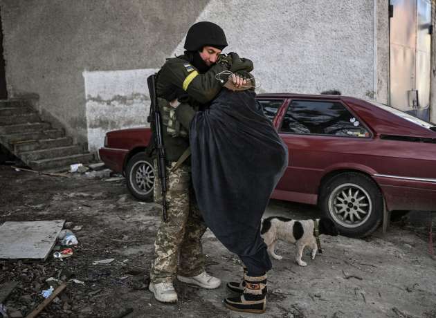 Rusia-Ucrania: La mitad de los habitantes de Kiev ha tenido que huir, mientras la ciudad está a punto de quedar sitiada